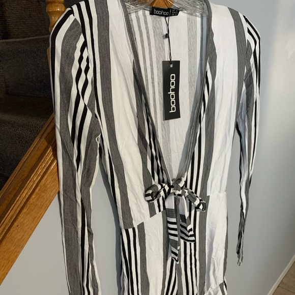 NWT Boohoo striped play suit - Picture 5 of 8
